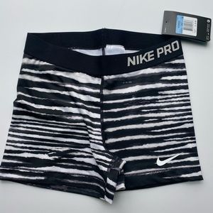 NWT Medium Nike Pros